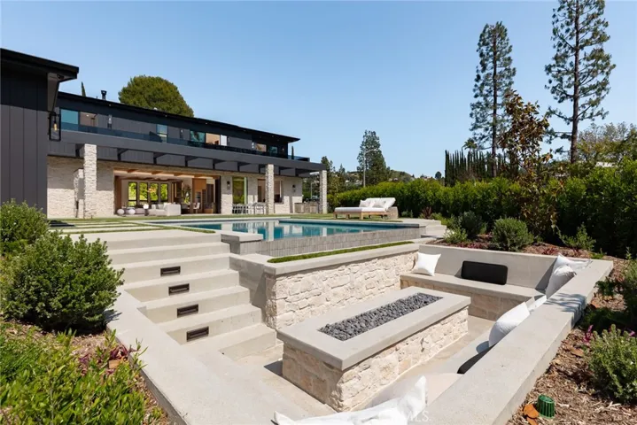 4601 Vista De Oro Avenue, Woodland Hills, California 91364