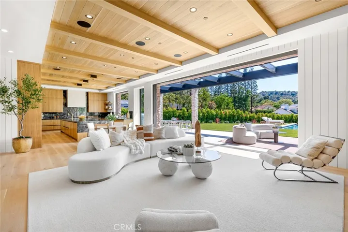 4601 Vista De Oro Avenue, Woodland Hills, California 91364