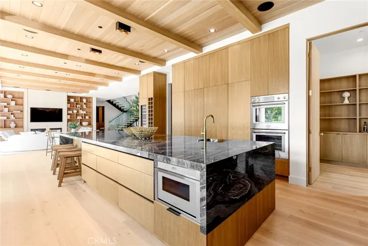 4601 Vista De Oro Avenue, Woodland Hills, California 91364