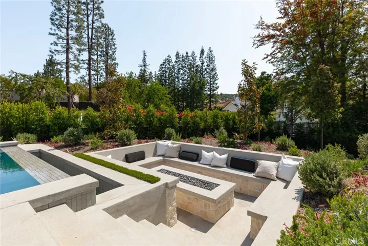 4601 Vista De Oro Avenue, Woodland Hills, California 91364