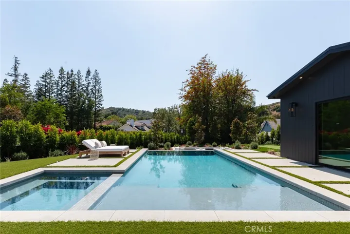4601 Vista De Oro Avenue, Woodland Hills, California 91364