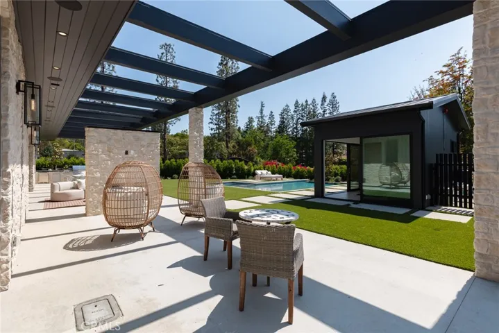 4601 Vista De Oro Avenue, Woodland Hills, California 91364