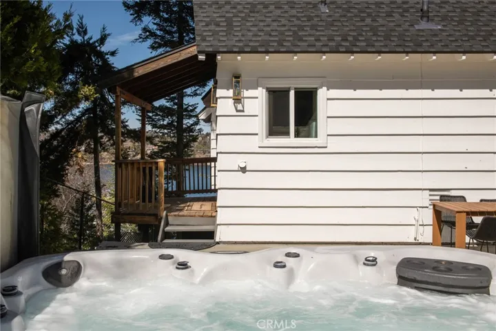 28923 Palisades Drive, Lake Arrowhead, California 92352