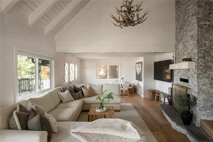 28923 Palisades Drive, Lake Arrowhead, California 92352