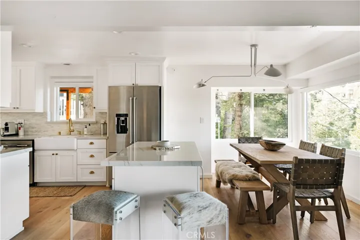 28923 Palisades Drive, Lake Arrowhead, California 92352