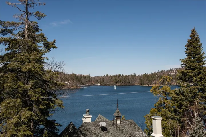 28923 Palisades Drive, Lake Arrowhead, California 92352