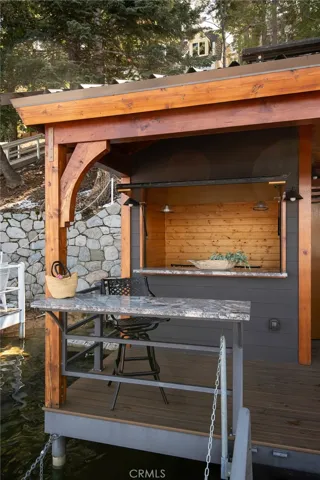 28923 Palisades Drive, Lake Arrowhead, California 92352