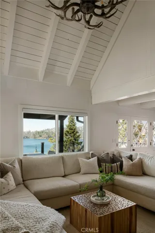 28923 Palisades Drive, Lake Arrowhead, California 92352