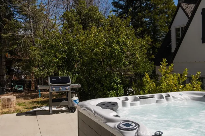 28923 Palisades Drive, Lake Arrowhead, California 92352