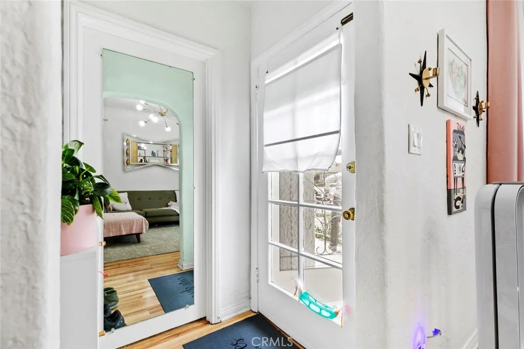 608 N Sparks Street, Burbank, California 91506 home-pic-22