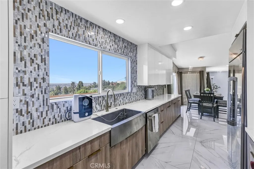 1131 Ridgeside Drive, Monterey Park, California 91754 home-pic-11