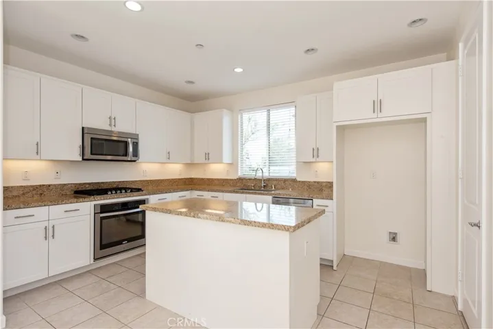 40 Sage, Lake Forest, California 92630