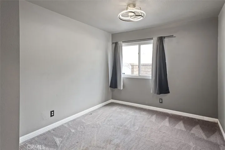 28450 Avion Circle, Castaic, California 91384