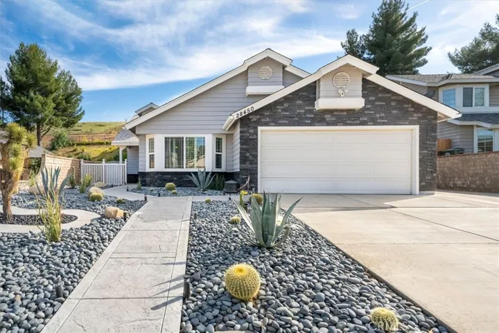 28450 Avion Circle, Castaic, California 91384