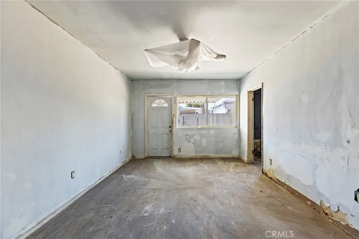 2367 Couts Avenue, Commerce, California 90040
