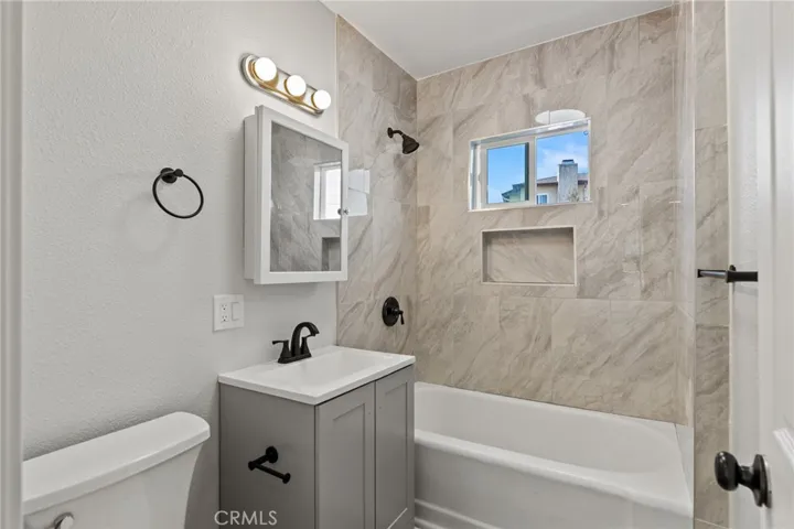 2367 Couts Avenue, Commerce, California 90040