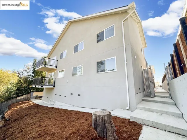 4124 Lyon Ave, Oakland, California 94601