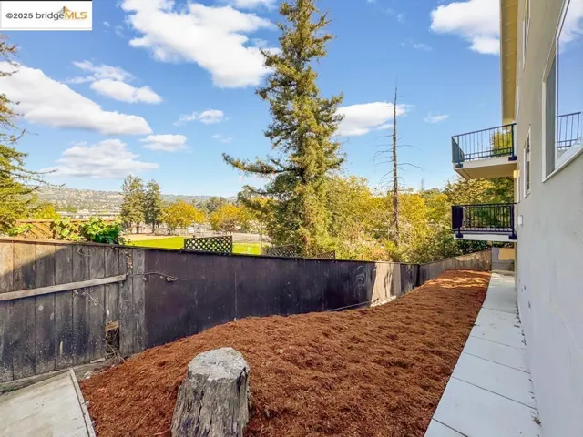 4124 Lyon Ave, Oakland, California 94601