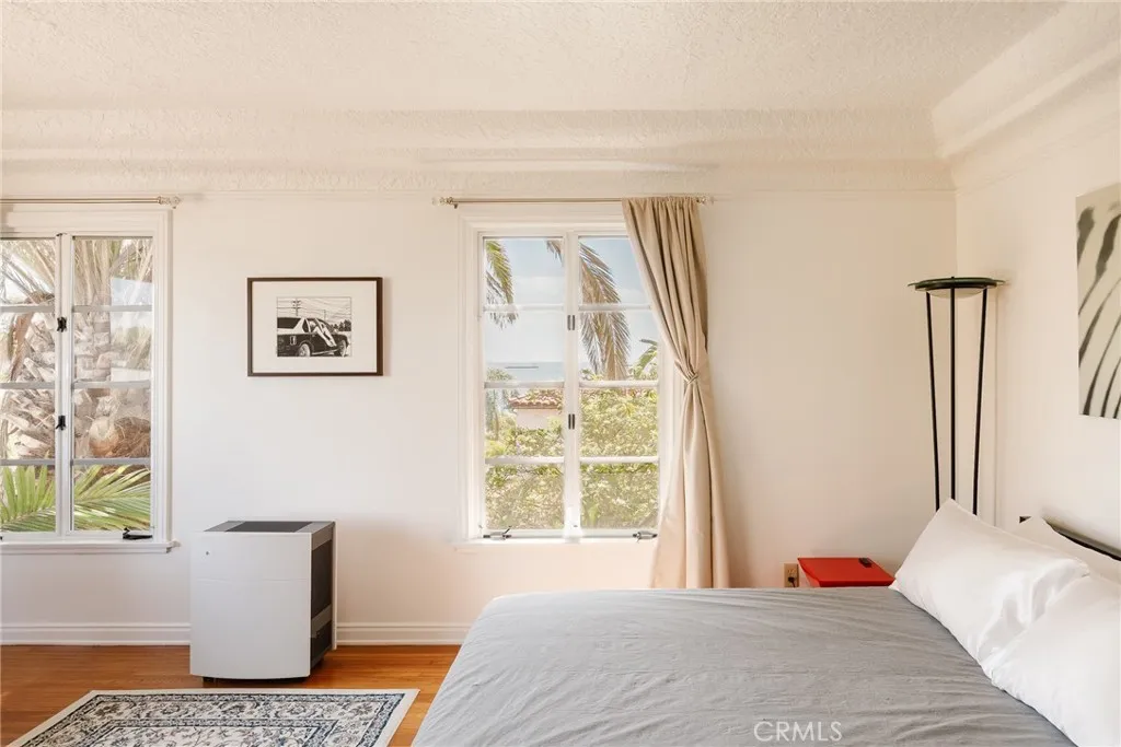 7 37th Place, Long Beach, California 90803 home-pic-33