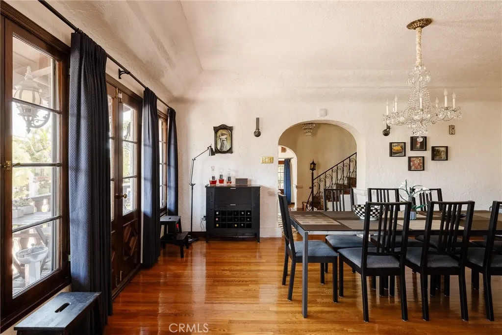 7 37th Place, Long Beach, California 90803 home-pic-12