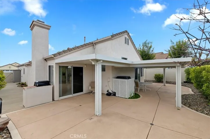 Private and tranquil rear yard