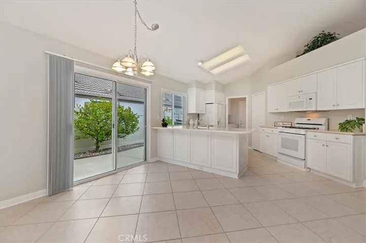 Adjacent dining niche