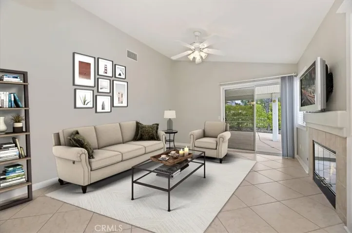 Family room - Vrtually staged