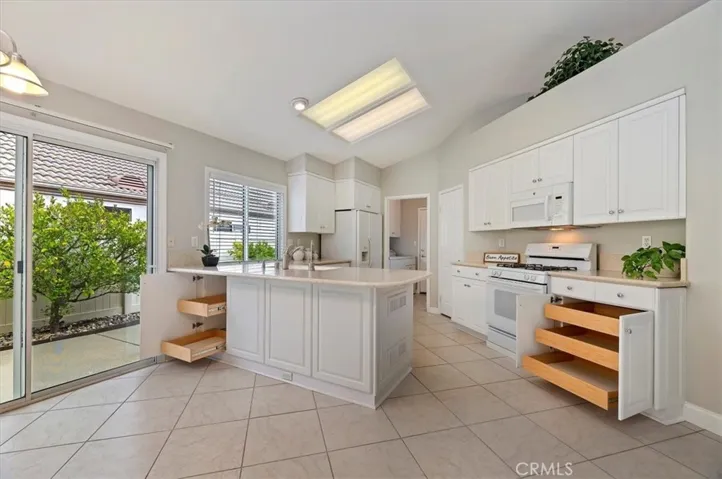 Pull-out kitchen drawers for easy access