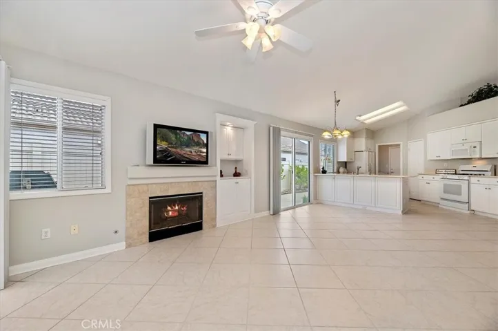 Family room - opposite direction