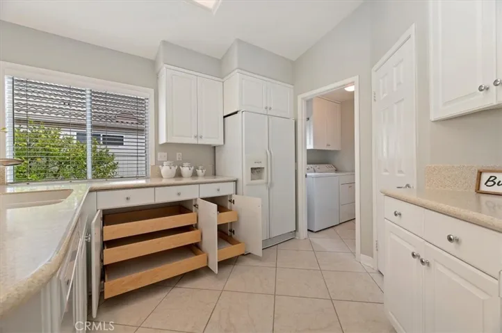 Pull-out kitchen drawers for easy access