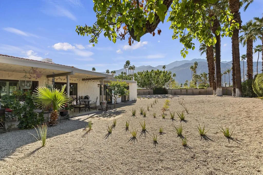 2100 N Sunshine Circle, Palm Springs, California 92264 home-pic-29