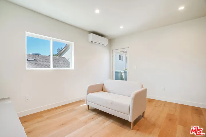 1780 Midvale Avenue, Los Angeles, California 90024