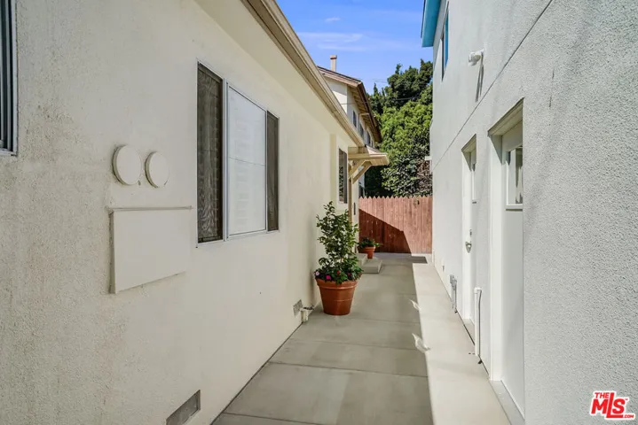 1780 Midvale Avenue, Los Angeles, California 90024