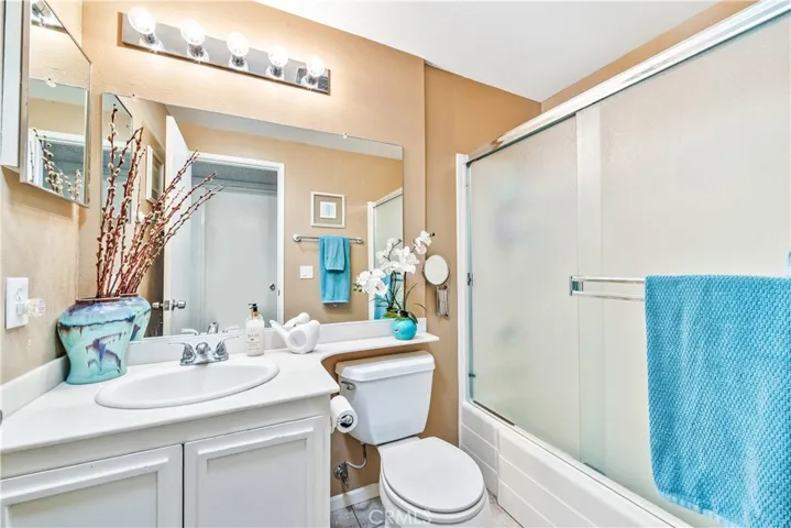 Hallway full bathroom