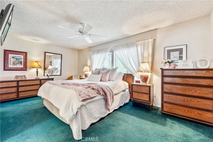 Huge primary bedroom with plenty of room!