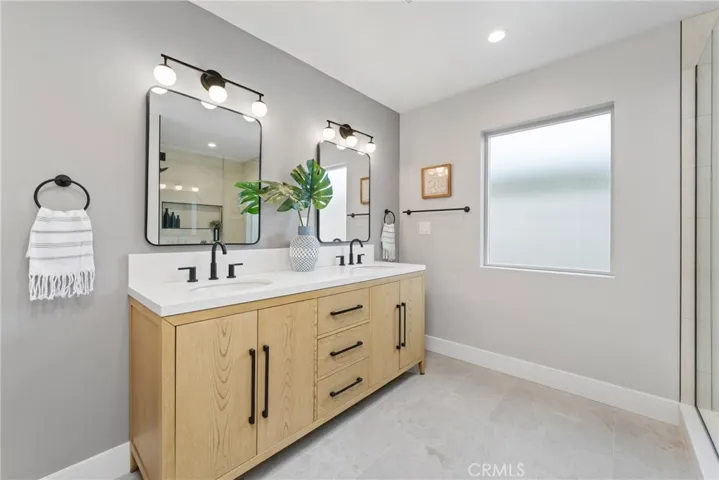 Primary Suite Bathroom