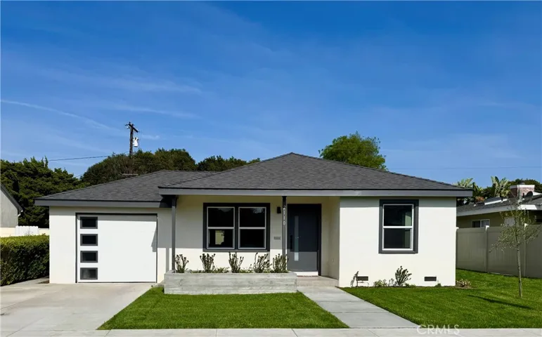 2110 Radnor Avenue, Long Beach, California 90815