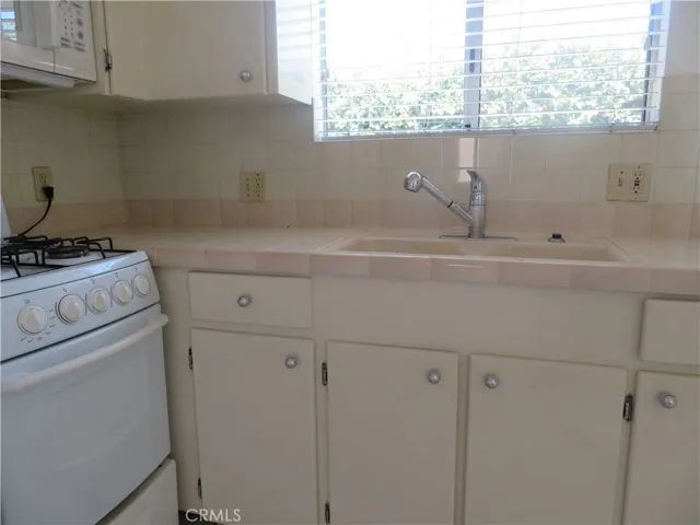 5335 Harmony Avenue, North Hollywood, California 91601