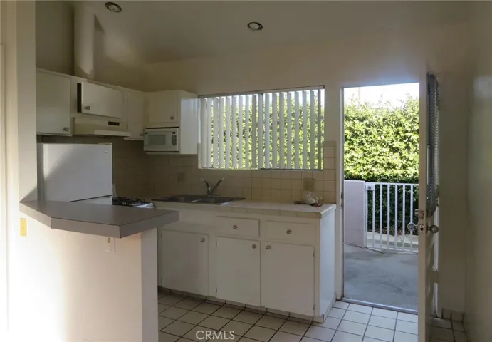 5335 Harmony Avenue, North Hollywood, California 91601