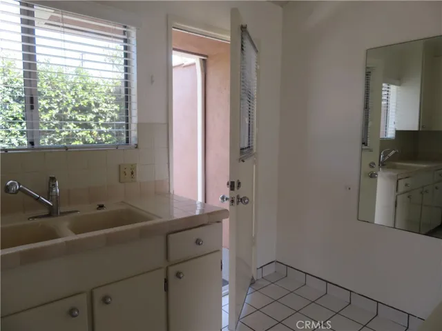 5335 Harmony Avenue, North Hollywood, California 91601