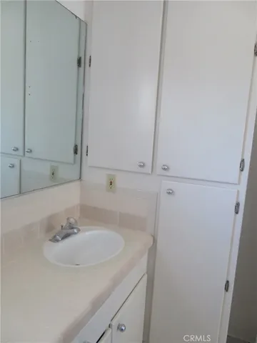 5335 Harmony Avenue, North Hollywood, California 91601