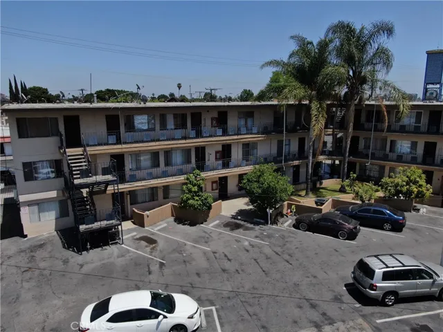 10355 Long Beach Boulevard, Lynwood, California 90262