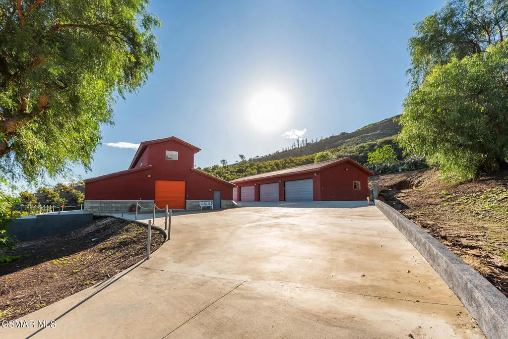 2065 E La Loma Avenue, Somis, California 93066 home-pic-35