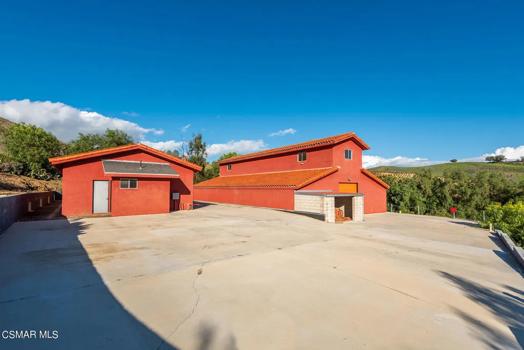 2065 E La Loma Avenue, Somis, California 93066 home-pic-36