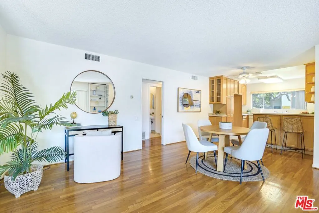 3300 S Sepulveda Boulevard E41, Los Angeles, California 90034 home-pic-3