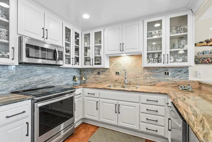 30 Antigua Ct, Coronado, California 92118