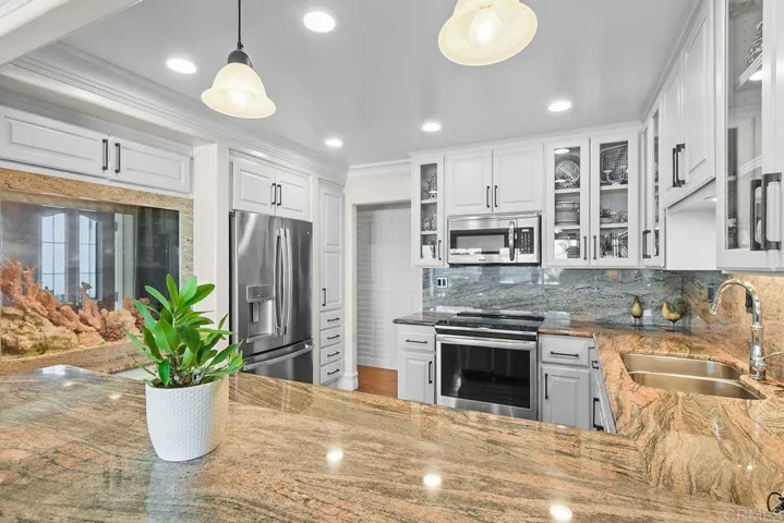 30 Antigua Ct, Coronado, California 92118