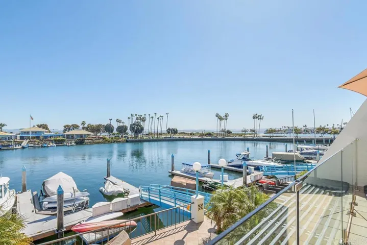 30 Antigua Ct, Coronado, California 92118