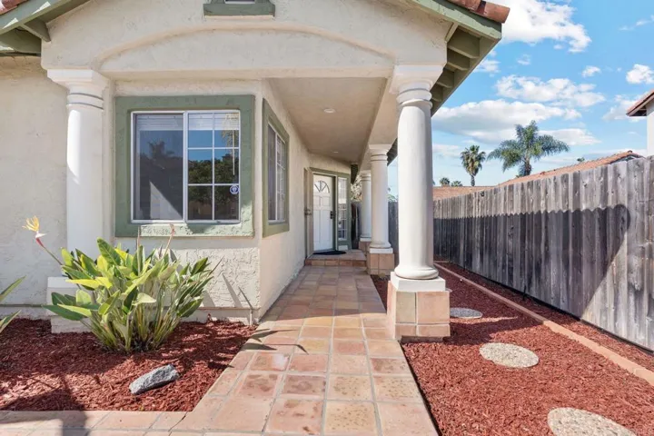 2030 Paseo Cresta, Vista, California 92084
