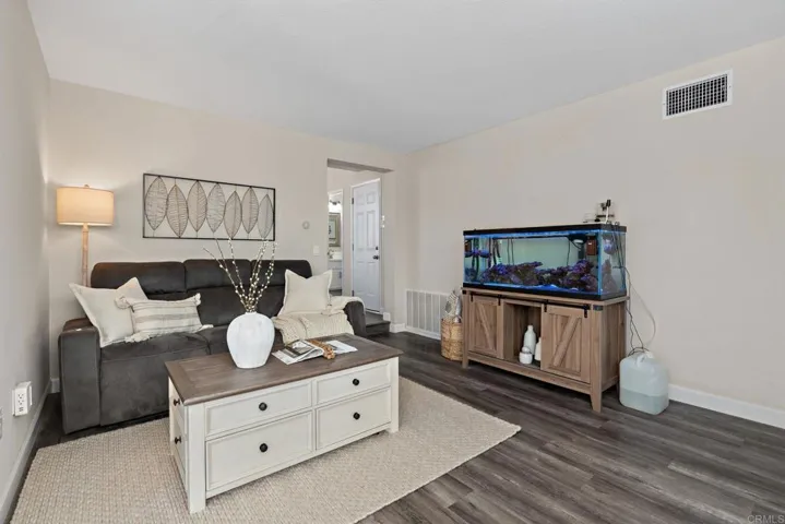 2030 Paseo Cresta, Vista, California 92084